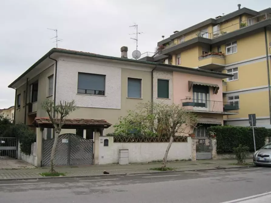 appartamento in vendita a Viareggio in zona Marco Polo
