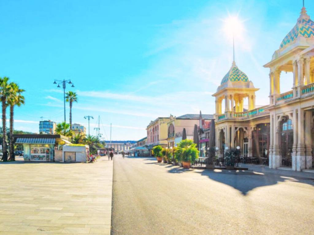 negozio in vendita a Viareggio