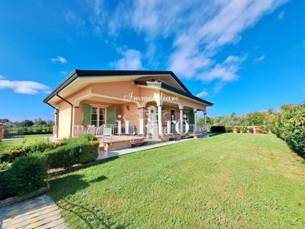 casa indipendente in vendita a Viareggio in zona Marco Polo
