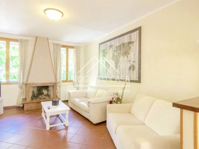 casa indipendente in vendita a Viareggio