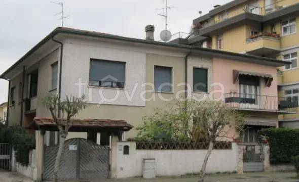 appartamento in vendita a Viareggio in zona Marco Polo