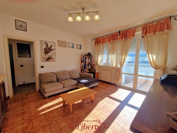 casa indipendente in vendita a Viareggio in zona Campo d'Aviazione