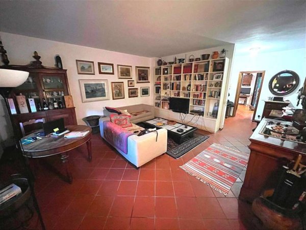 casa indipendente in vendita a Viareggio in zona Campo d'Aviazione