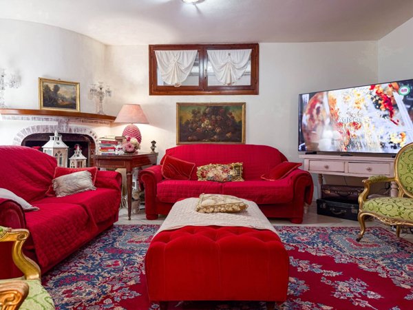 casa indipendente in vendita a Viareggio in zona Torre del Lago
