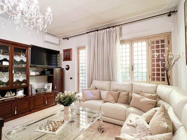 casa indipendente in vendita a Viareggio in zona Torre del Lago