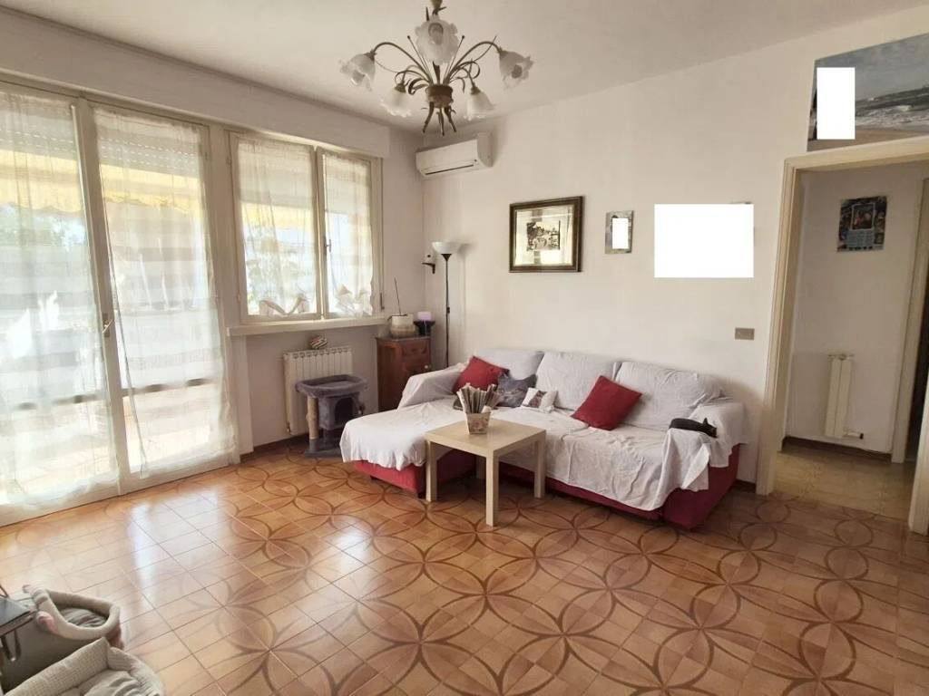 appartamento in vendita a Viareggio in zona Campo d'Aviazione