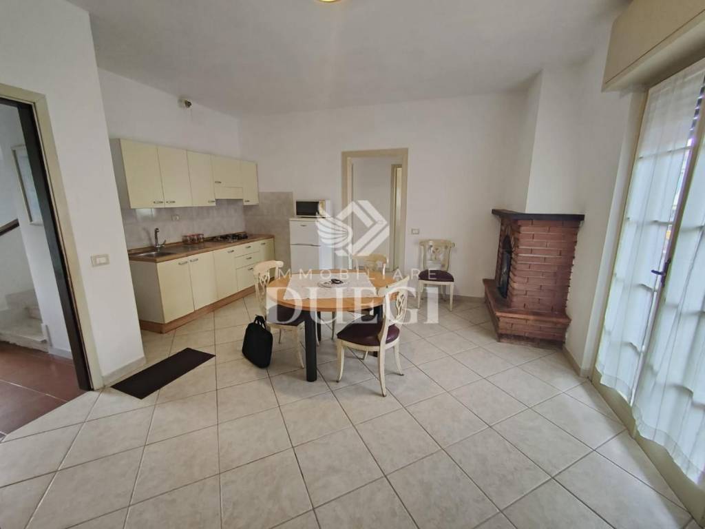 appartamento in vendita a Viareggio in zona Torre del Lago