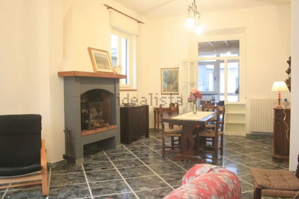 casa indipendente in vendita a Viareggio