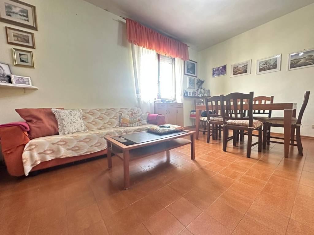 appartamento in vendita a Viareggio in zona Migliarina