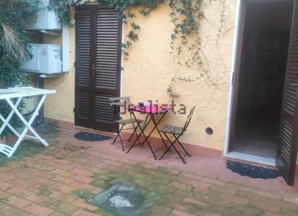 casa indipendente in vendita a Viareggio in zona Centro Storico