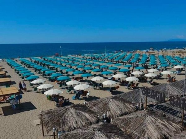 appartamento in vendita a Viareggio in zona Torre del Lago