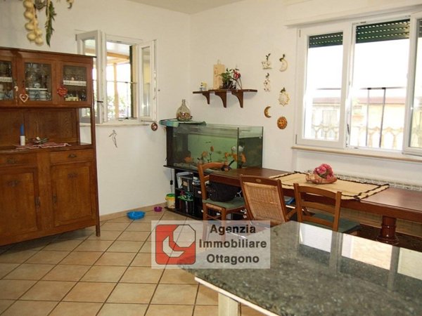 casa indipendente in vendita a Viareggio in zona Marco Polo
