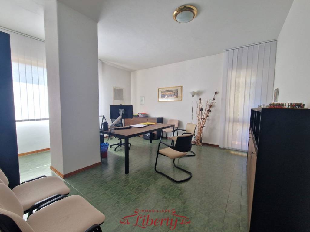 casa indipendente in vendita a Viareggio