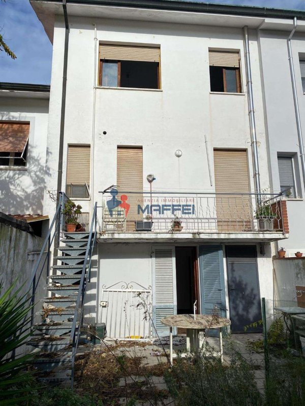 casa indipendente in vendita a Viareggio in zona Campo d'Aviazione