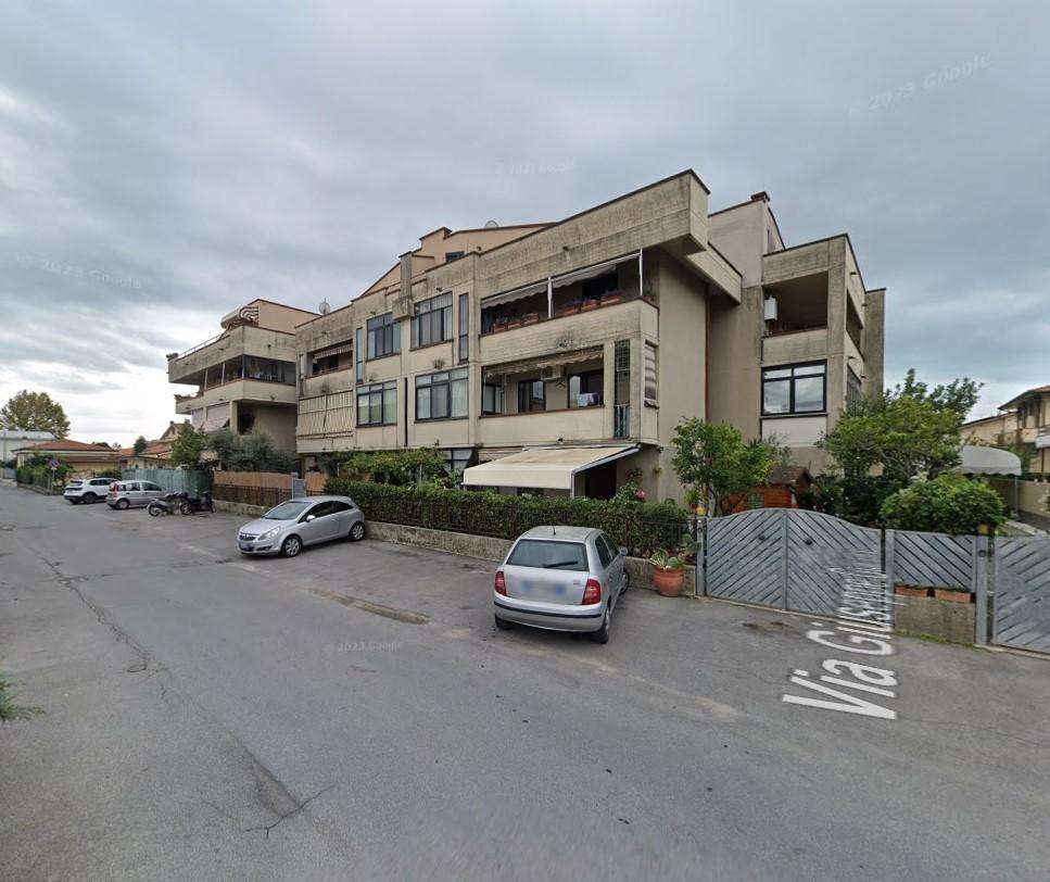 appartamento in vendita a Viareggio in zona Torre del Lago