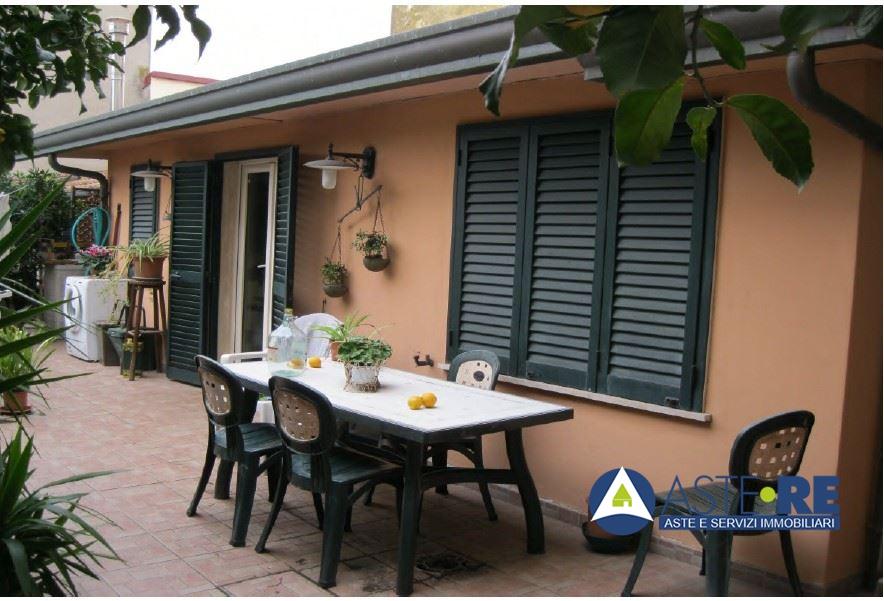 appartamento in vendita a Viareggio in zona Marco Polo