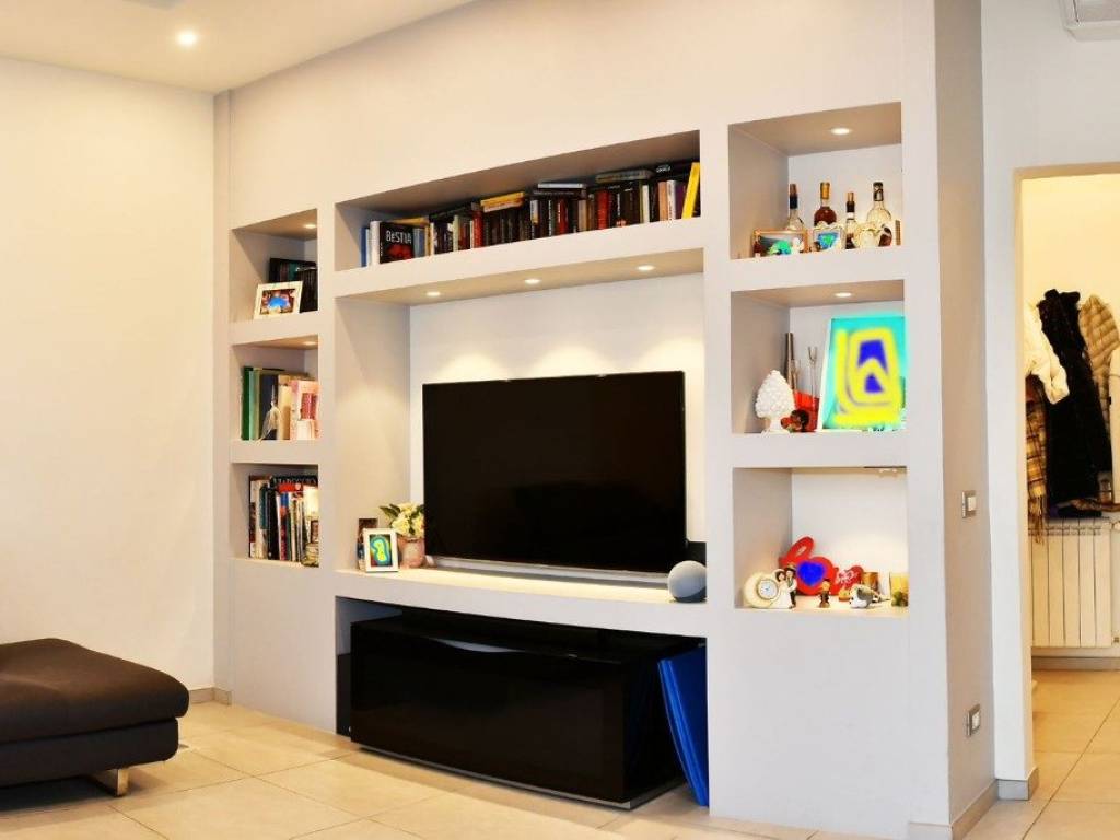 casa indipendente in vendita a Viareggio