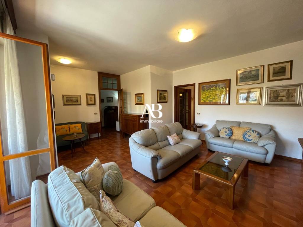 casa indipendente in vendita a Viareggio in zona Campo d'Aviazione
