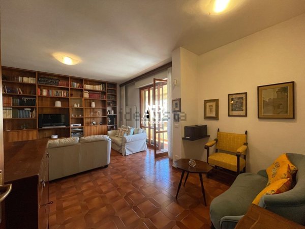 casa indipendente in vendita a Viareggio in zona Campo d'Aviazione