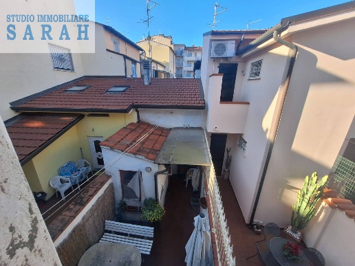 casa indipendente in vendita a Viareggio in zona Centro Storico
