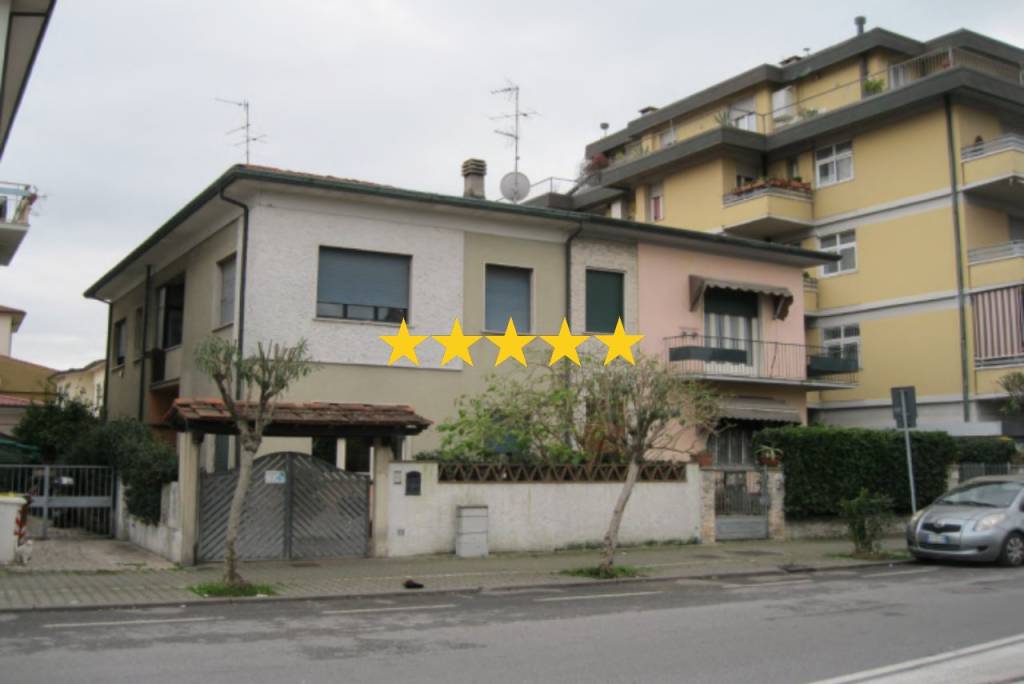 appartamento in vendita a Viareggio in zona Marco Polo