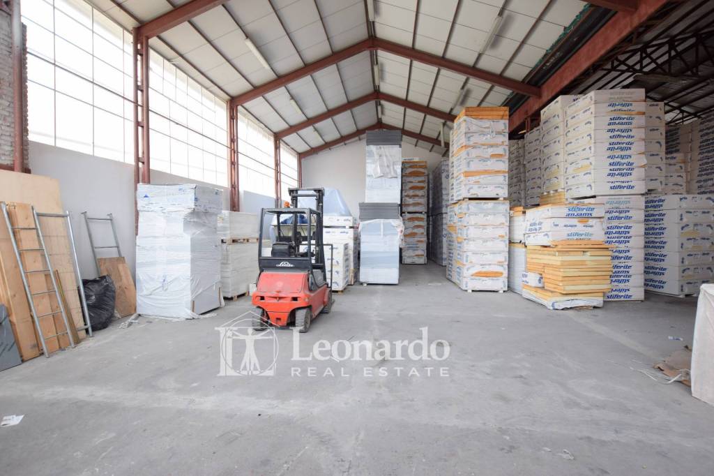 locale di sgombero in vendita a Viareggio in zona Campo d'Aviazione