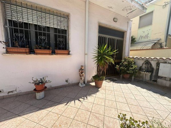 casa indipendente in vendita a Viareggio in zona Migliarina