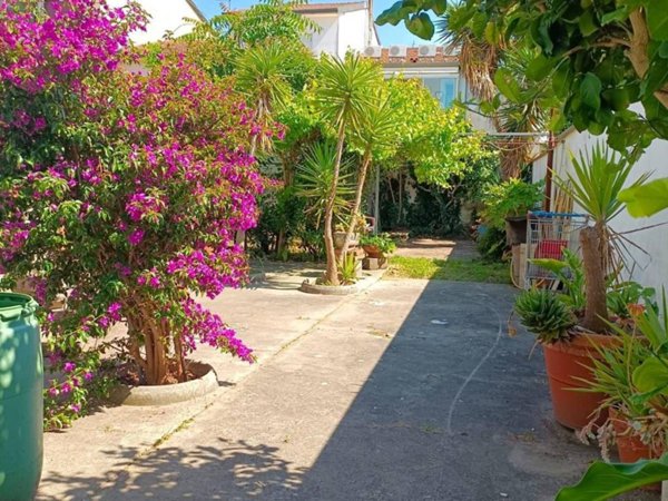 casa indipendente in vendita a Viareggio in zona Migliarina