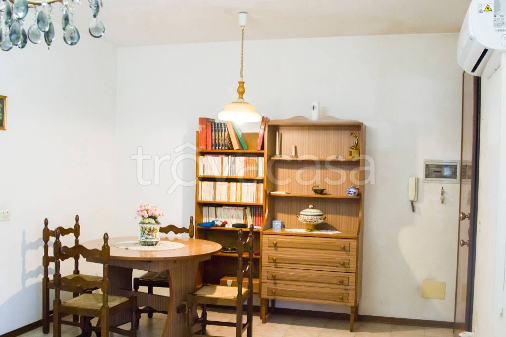 casa indipendente in vendita a Viareggio