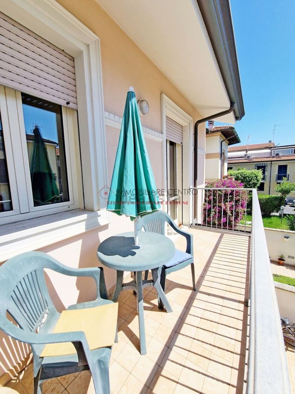 casa indipendente in vendita a Viareggio