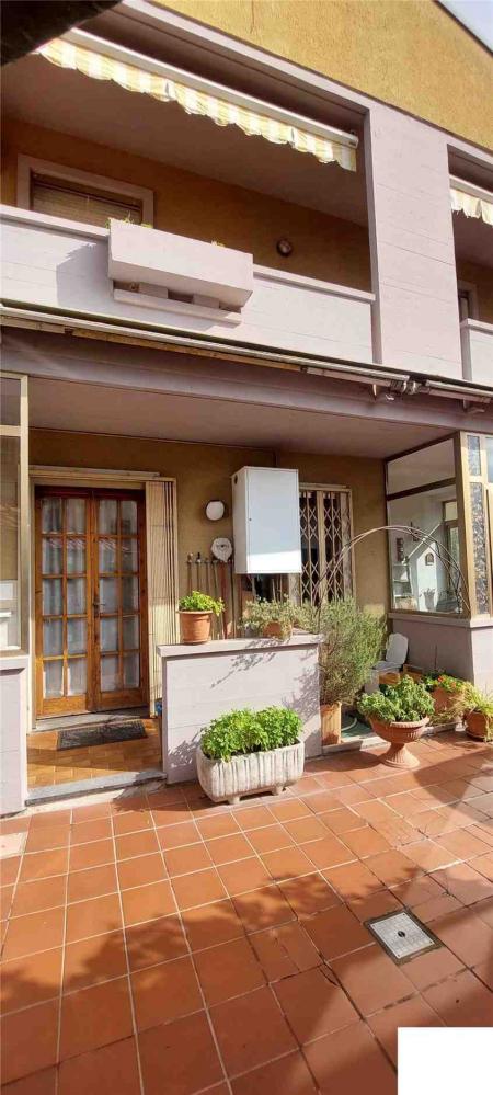 casa indipendente in vendita a Viareggio in zona Torre del Lago