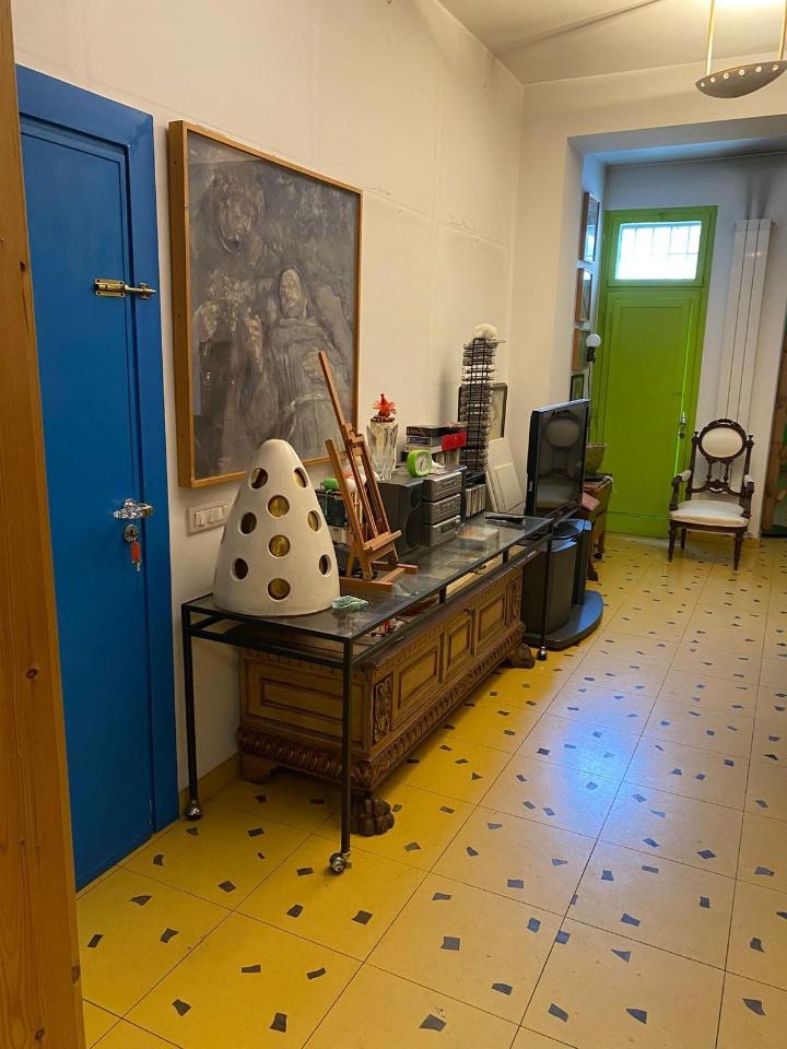 casa indipendente in vendita a Viareggio