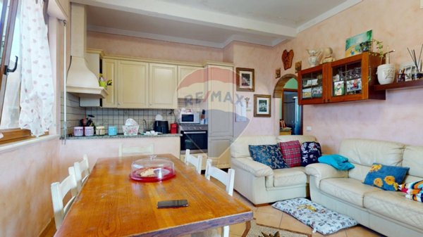 casa indipendente in vendita a Viareggio in zona Campo d'Aviazione