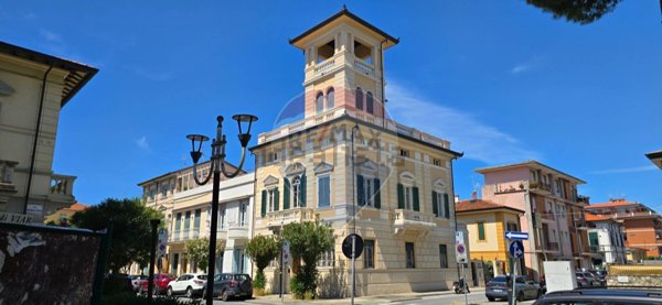 casa indipendente in vendita a Viareggio