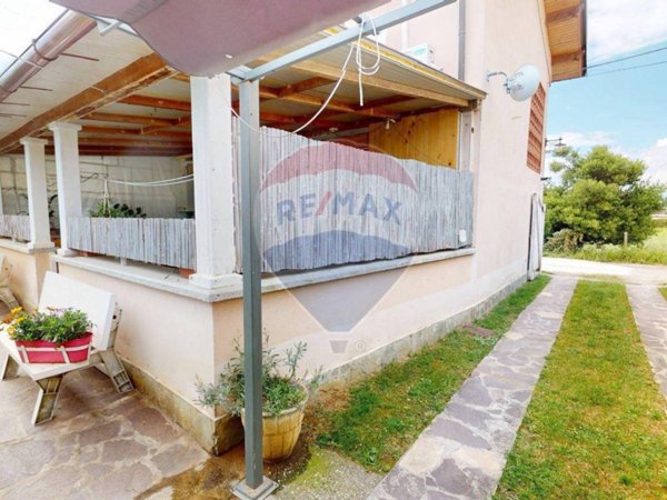 casa indipendente in vendita a Viareggio