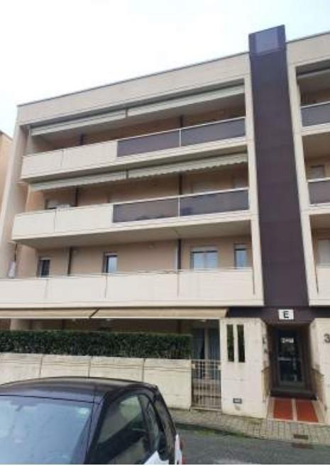 appartamento in vendita a Viareggio in zona Marco Polo