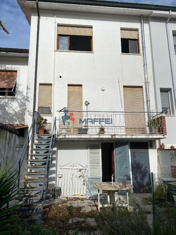 casa indipendente in vendita a Viareggio in zona Campo d'Aviazione