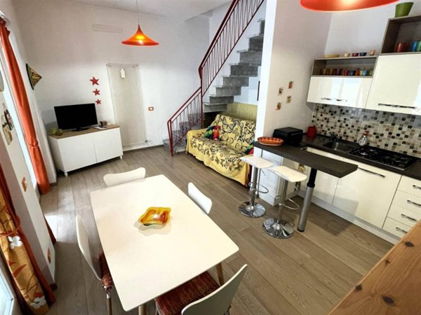 casa indipendente in vendita a Viareggio in zona Centro Storico