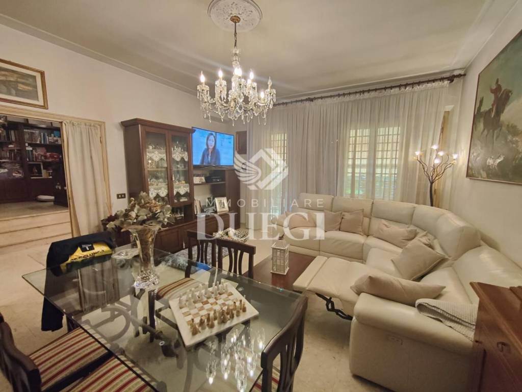 casa indipendente in vendita a Viareggio in zona Torre del Lago