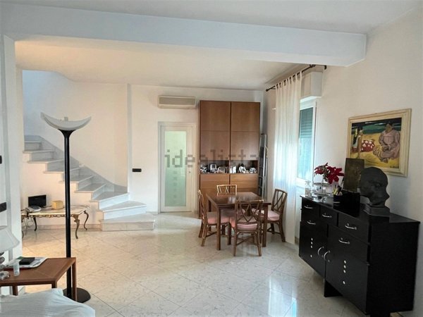 casa indipendente in vendita a Viareggio in zona Migliarina