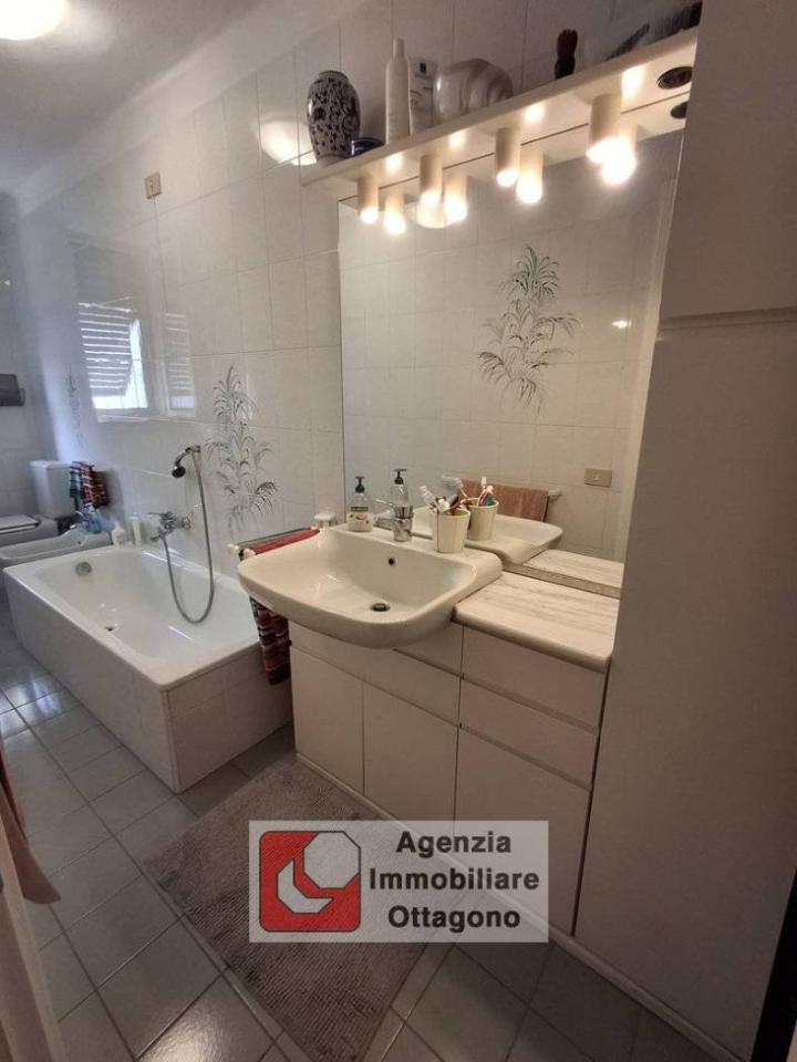 casa indipendente in vendita a Viareggio in zona Marco Polo