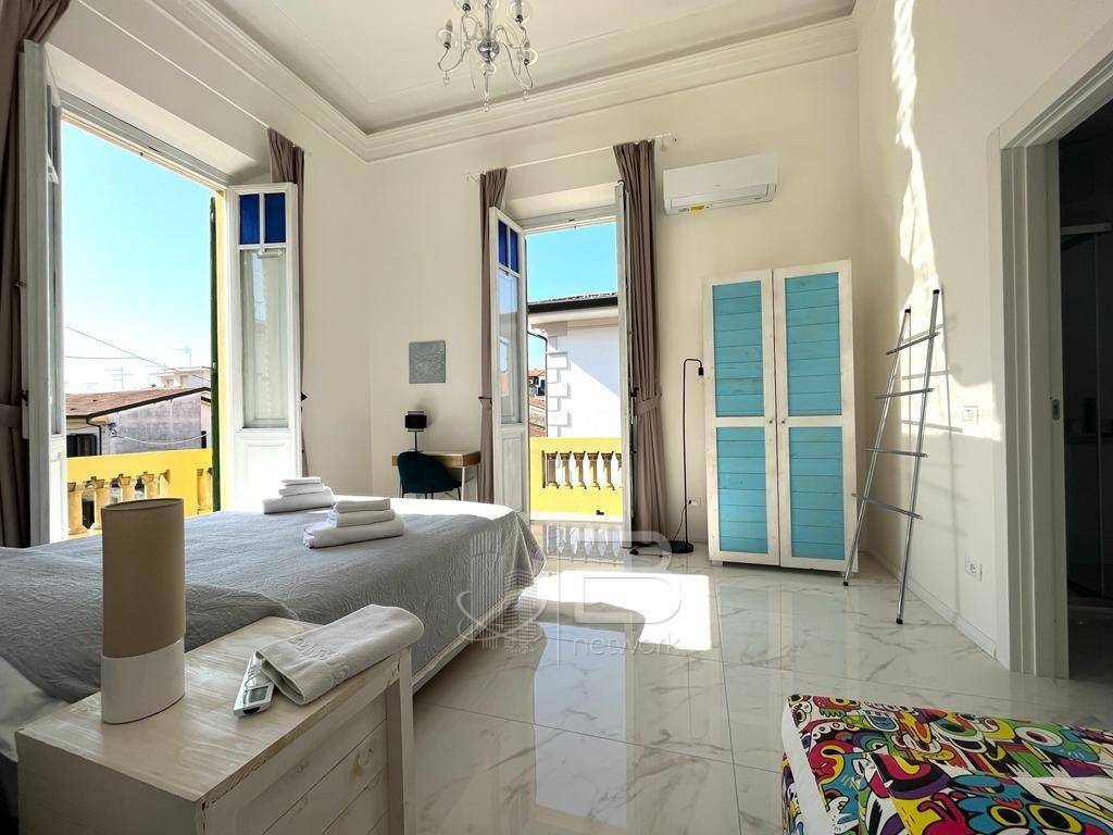 casa indipendente in vendita a Viareggio