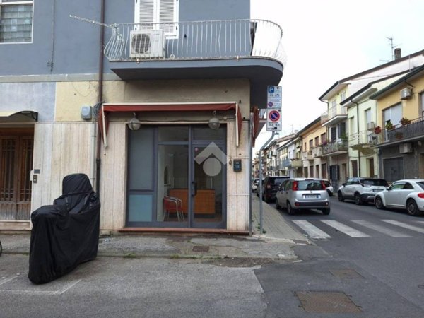 negozio in vendita a Viareggio in zona Centro Storico