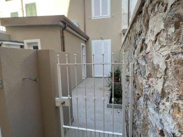 casa indipendente in vendita a Viareggio in zona Centro Storico