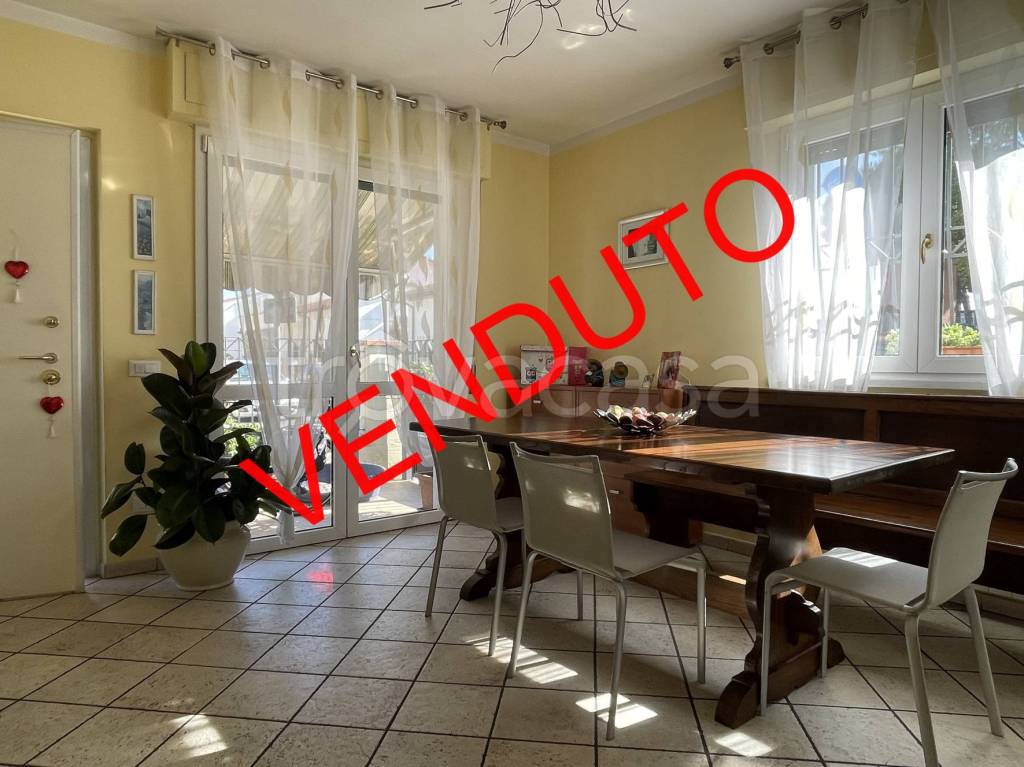 casa indipendente in vendita a Viareggio