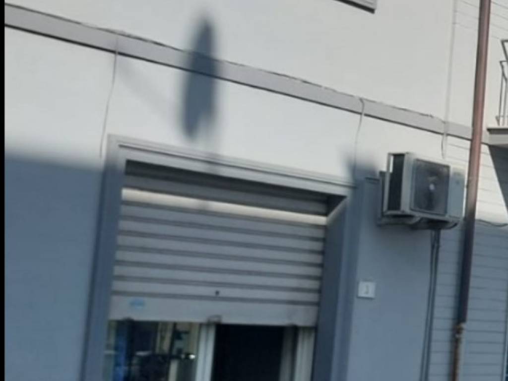 negozio in vendita a Viareggio in zona Torre del Lago