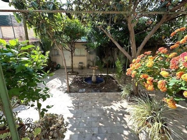 casa indipendente in vendita a Viareggio