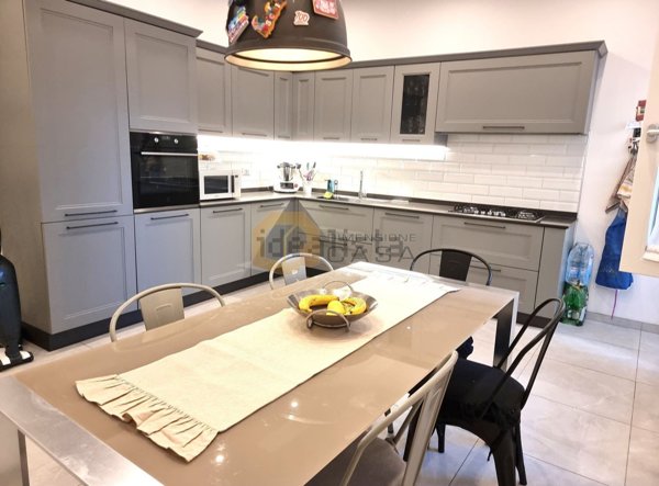 casa indipendente in vendita a Viareggio