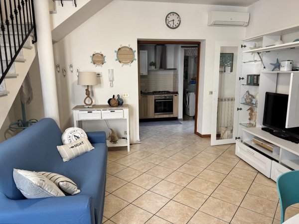 casa indipendente in vendita a Viareggio in zona Centro Storico