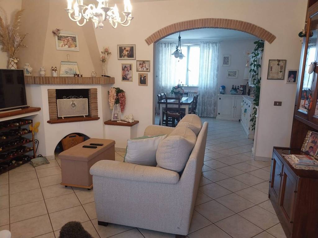 appartamento in vendita a Viareggio in zona Torre del Lago